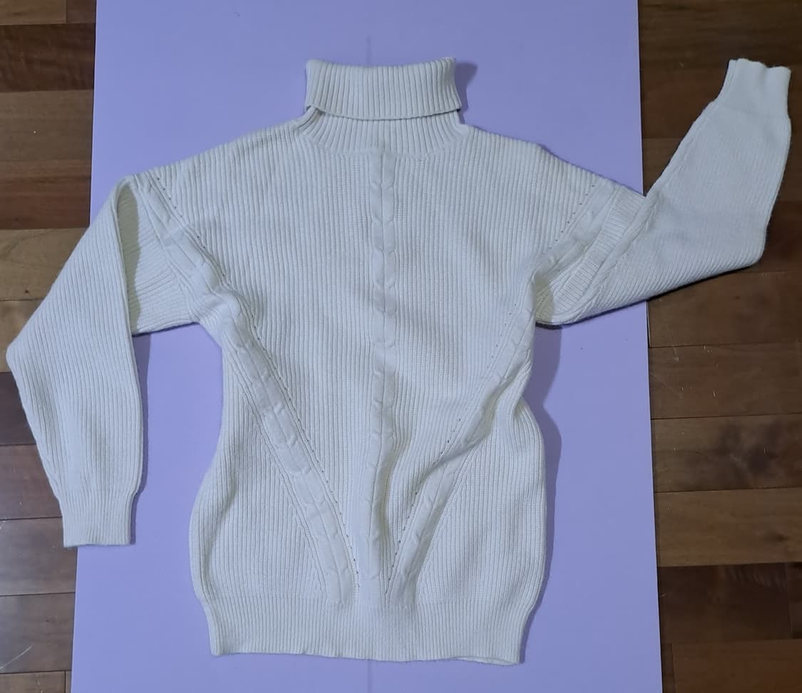 모리걸 아이보리 하이넥 니트 상품이미지1