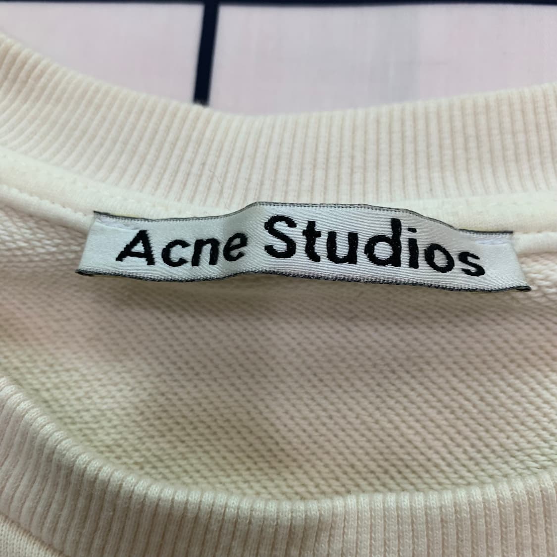 아크네 스튜디오 아이보리 맨투맨(정품) 상품이미지5