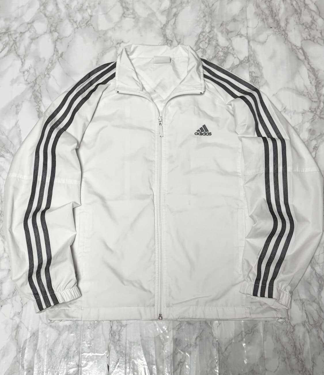 아디다스 화이트x실버 스티치 바람막이 자켓 상품이미지1
