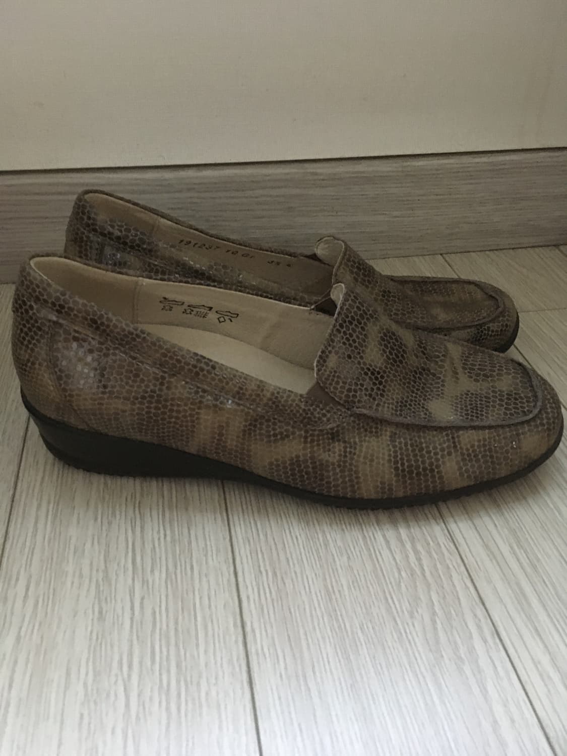 Dot leather loafer 상품이미지2