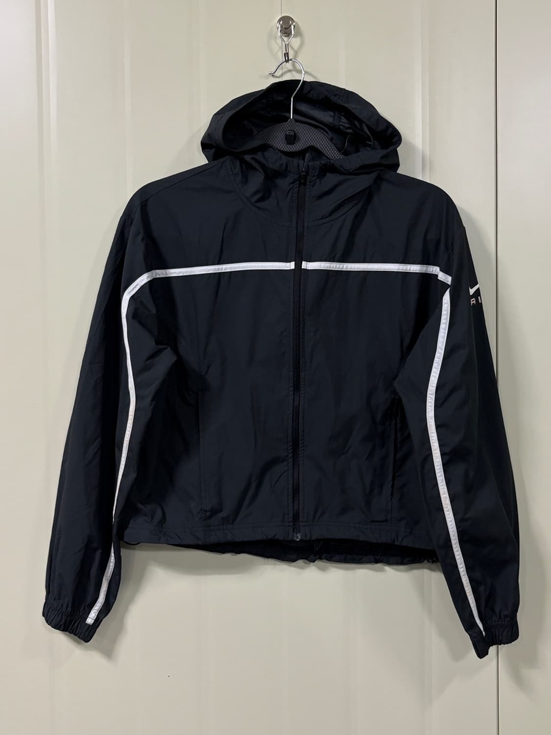 나이키(NIKE) 에어 러닝 바람막이 크롭 자켓 상품이미지1