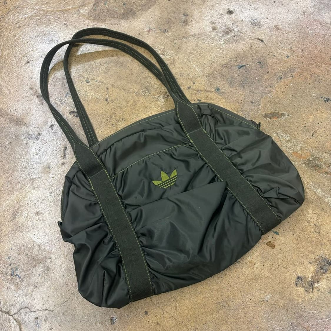 아디다스 y2k 카키 파이어버드 토트백 숄더백 보부상 가방 상품이미지1