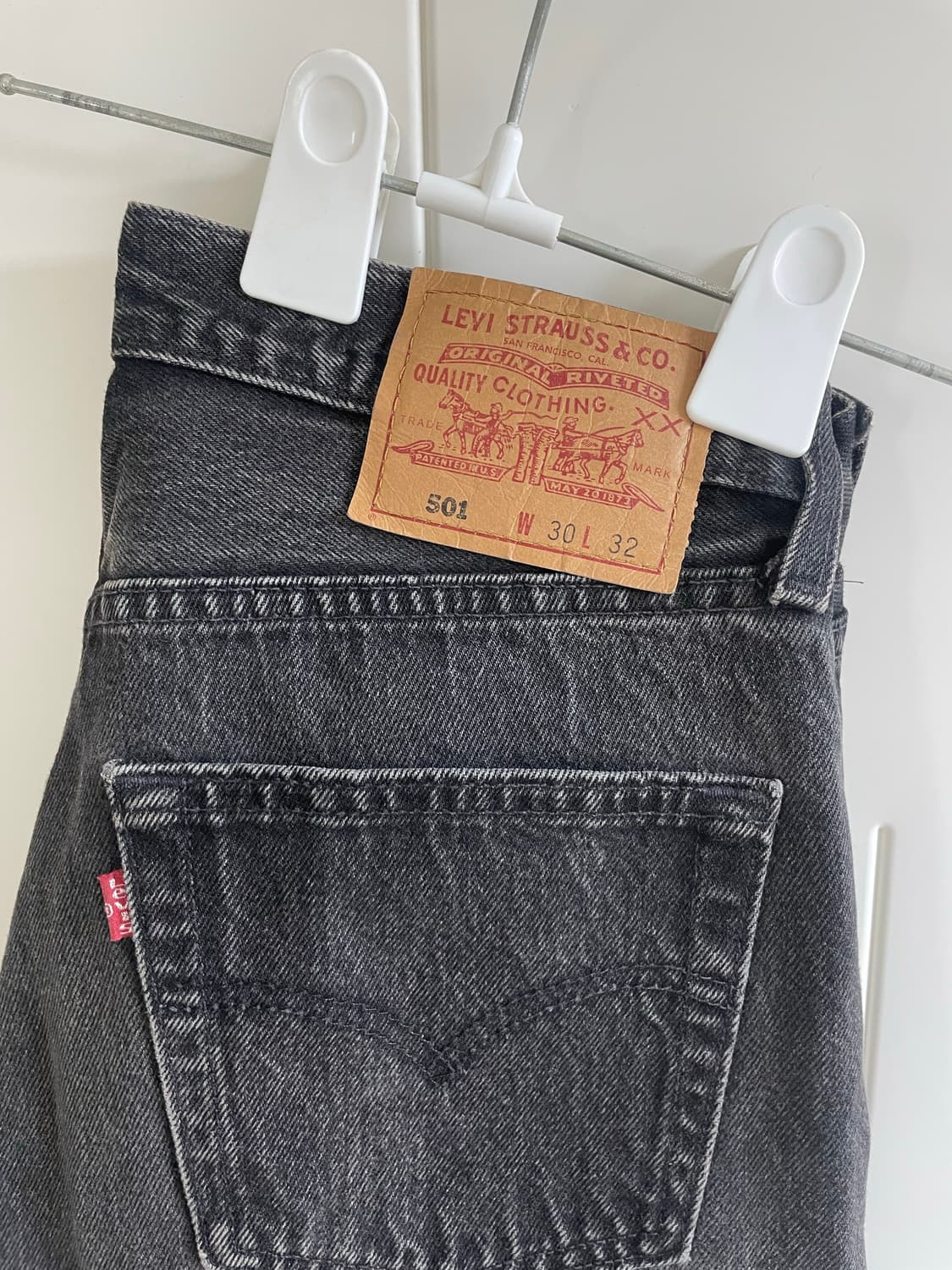 리바이스 501 흑청 데님 상품이미지1