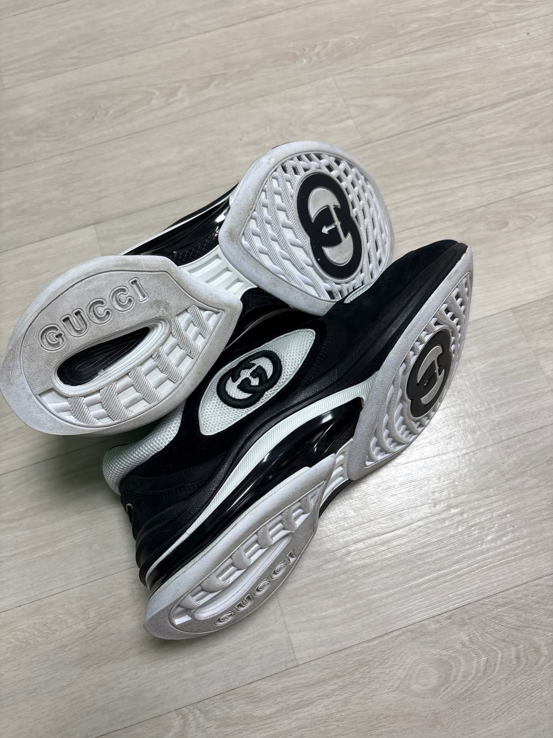 구찌 런 749785 블랙 7.5사이즈 상품이미지5