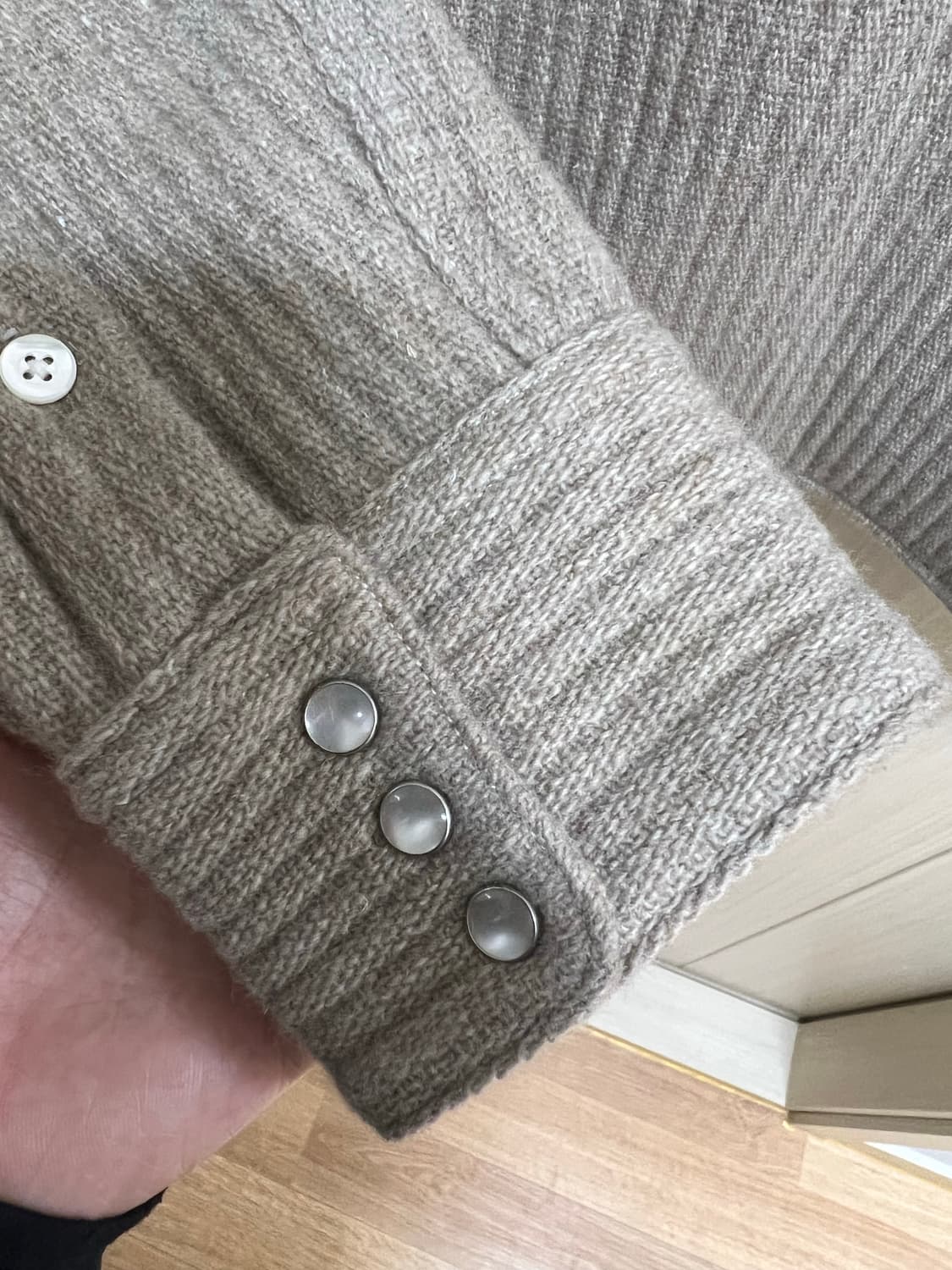 ABELIAEDOWARDGOUCHA EASTER SHIRT(beige) 상품이미지3