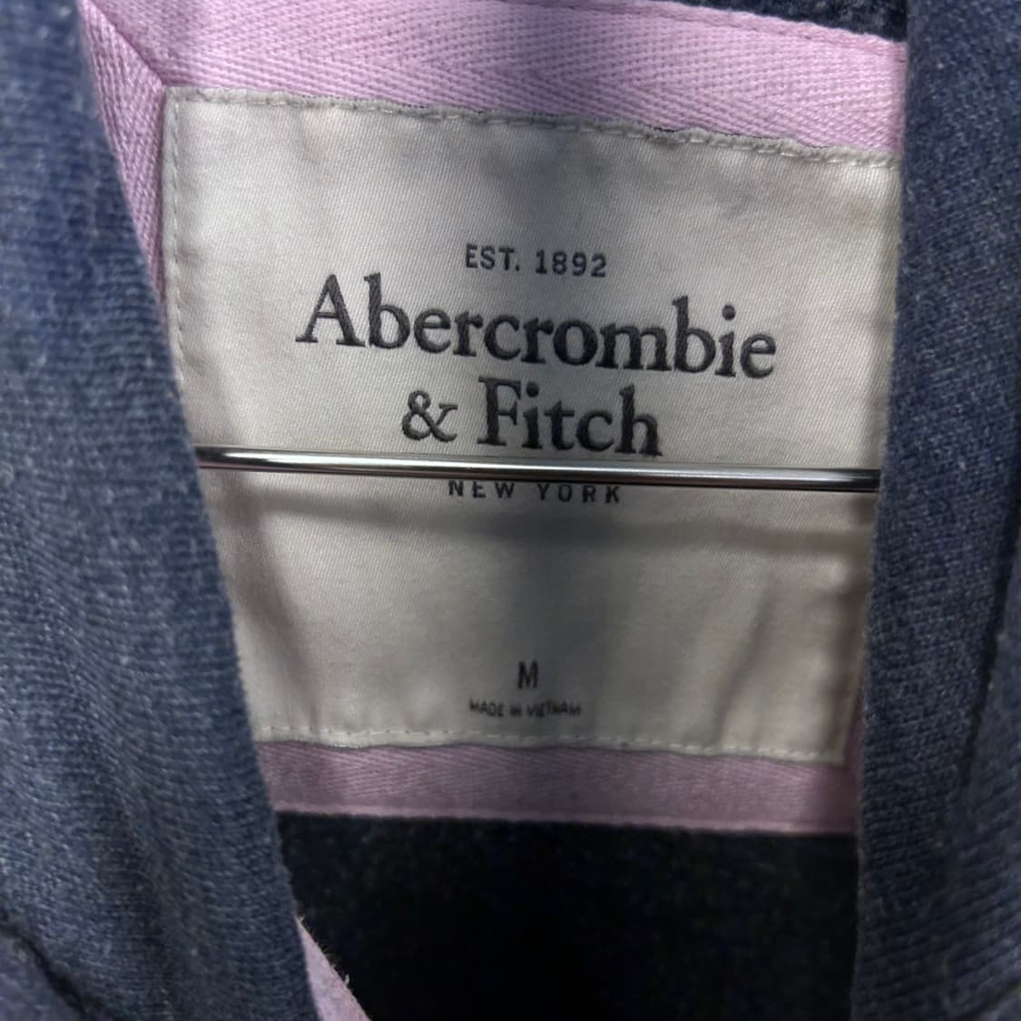 아베크롬비 앤 피치 NY 와펜로고 크롭 후드집업 상품이미지3