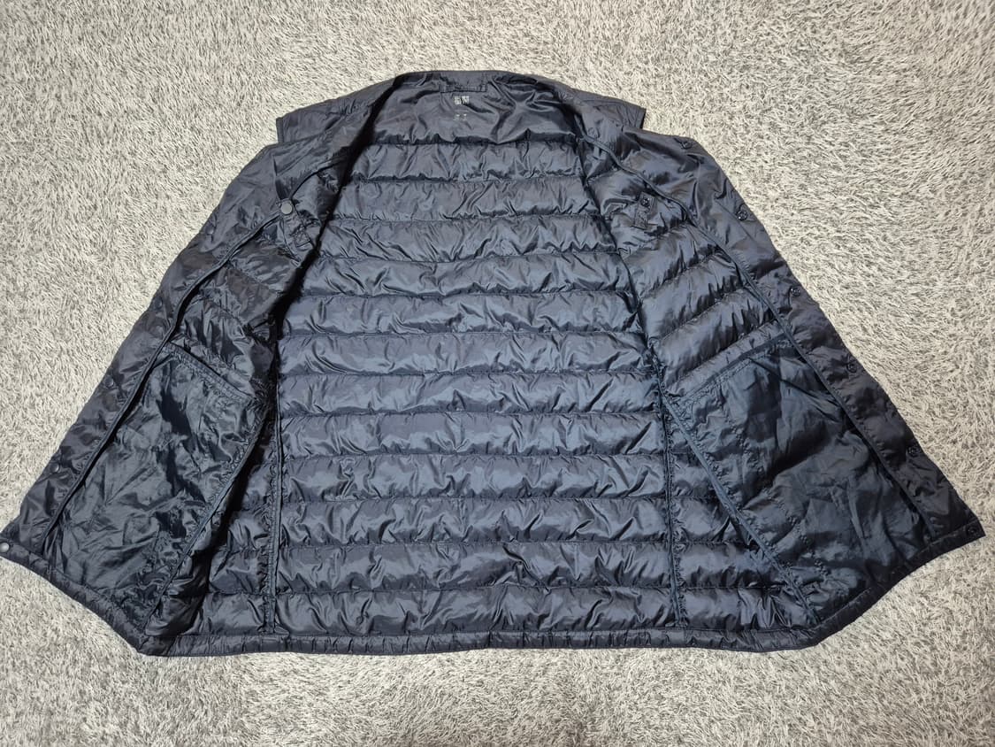 유니클로 남성 경량 다운 패딩조끼 네이비 L 상품이미지5