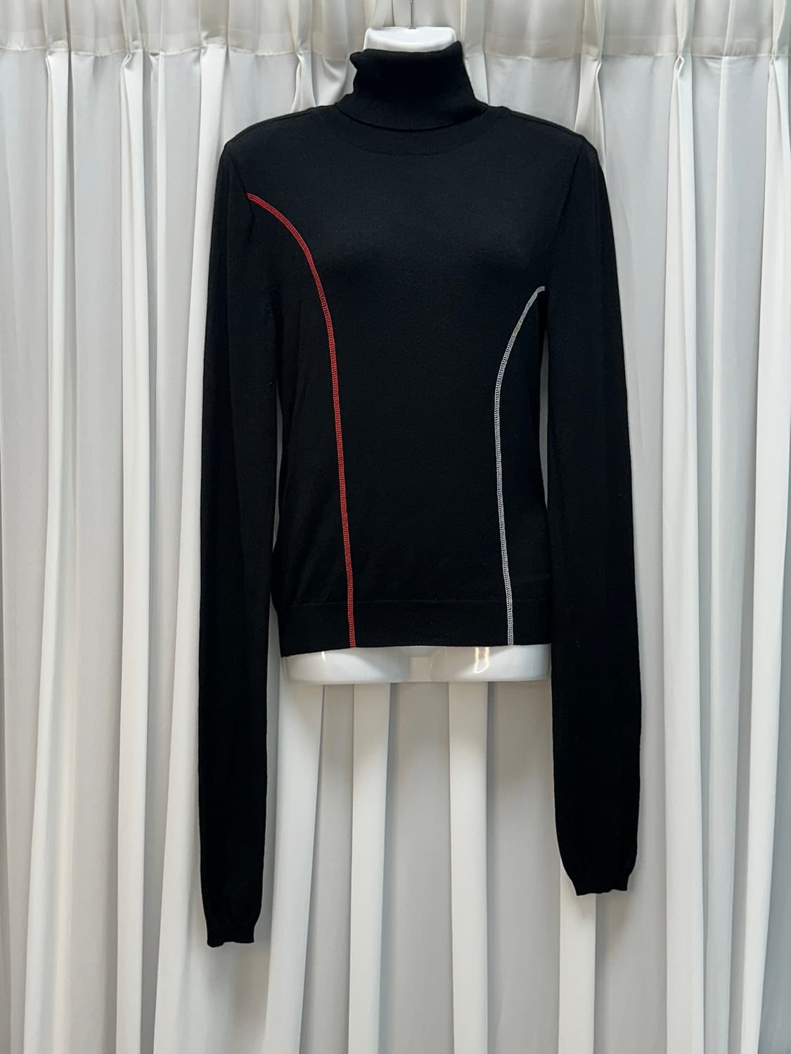 앤더슨벨 포 우먼 콘트라스트 워머 터틀넥 블랙 니트 상품이미지2