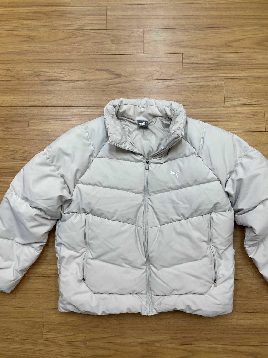 푸마 패딩 점퍼 L사이즈 판매합니다. 겉감, 안감 모두 폴리에스터 100 상품이미지1