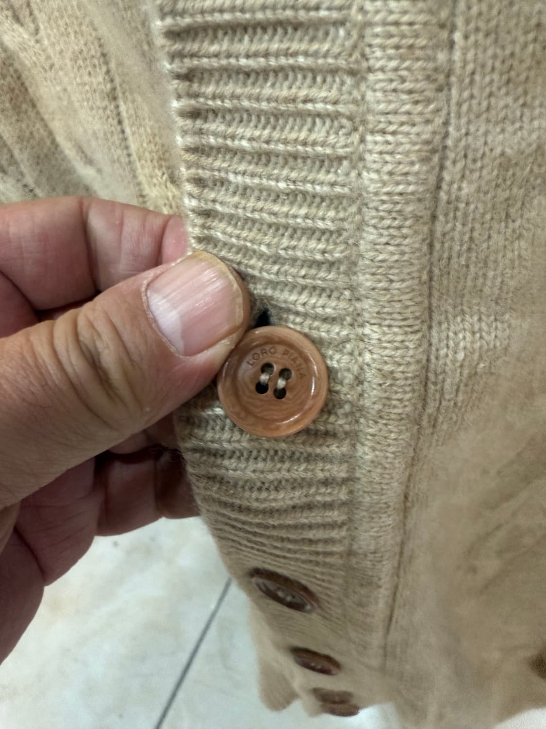 50/100 정품 로로피아나 캐시미어 가디건 팝니다 상품이미지4