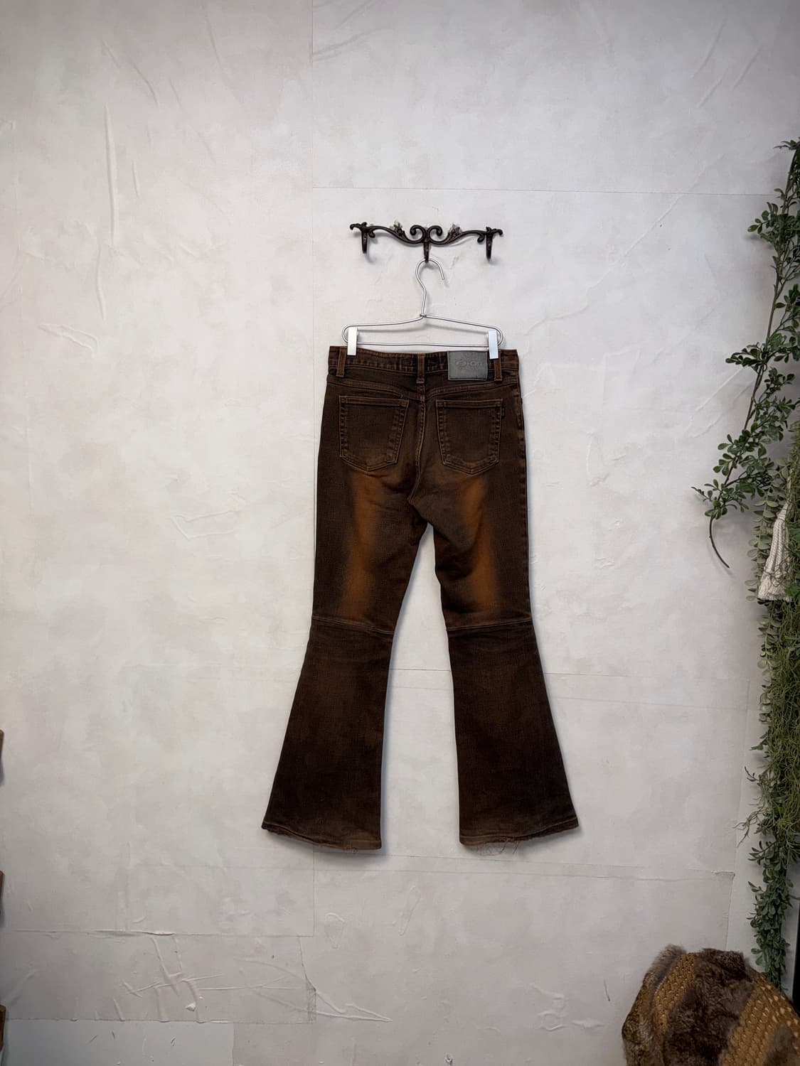Washing brown denim oriental rose 부츠컷팬츠 상품이미지4