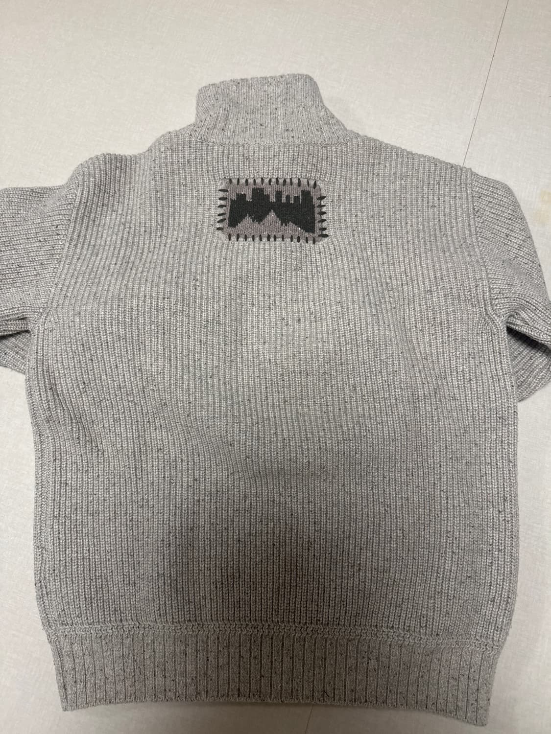 이외들 빌딩숲 하프집업 니트 상품이미지3