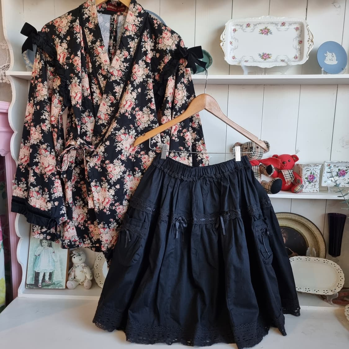 로즈 블랙 프릴 기모노 랩 블라우스 상품이미지7