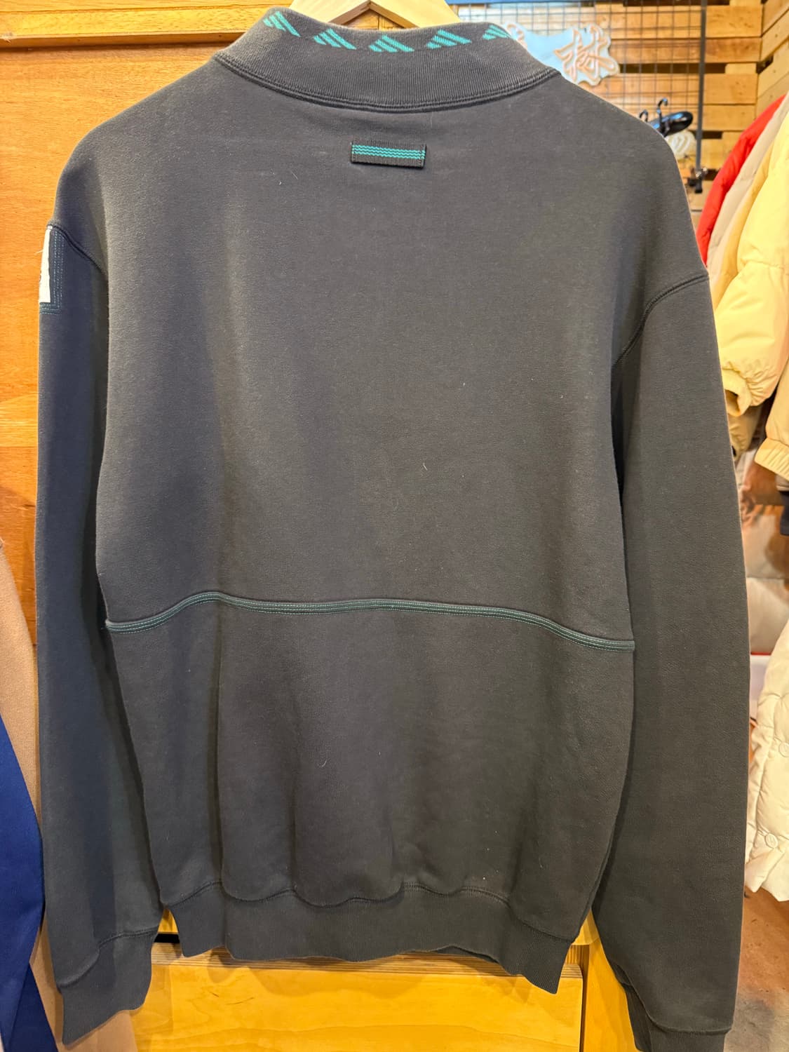 아디다스 이큅먼트 하프집업 맨투맨 상품이미지4