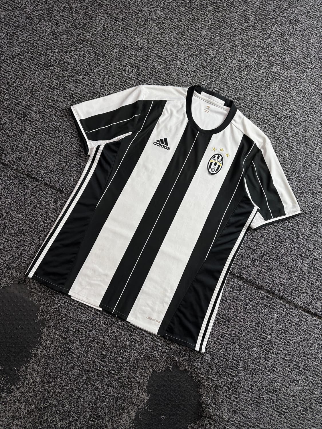 아디다스 유벤투스 FC 레트로 유니폼 4222 상품이미지1
