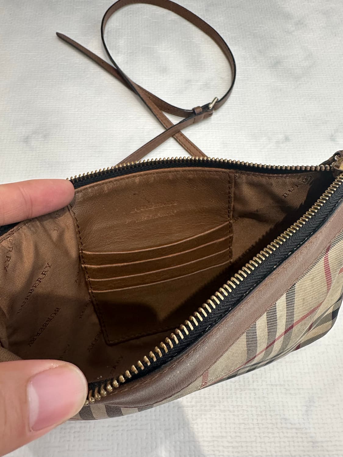 버버리 크로스백 상품이미지3