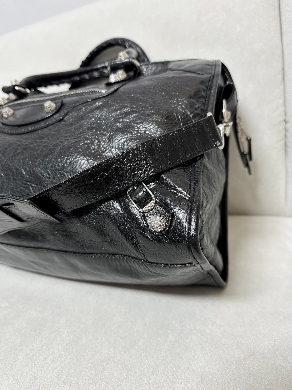 [A+ 정품] 발렌시아가 시티 모터백 미디움 블랙 상품이미지3