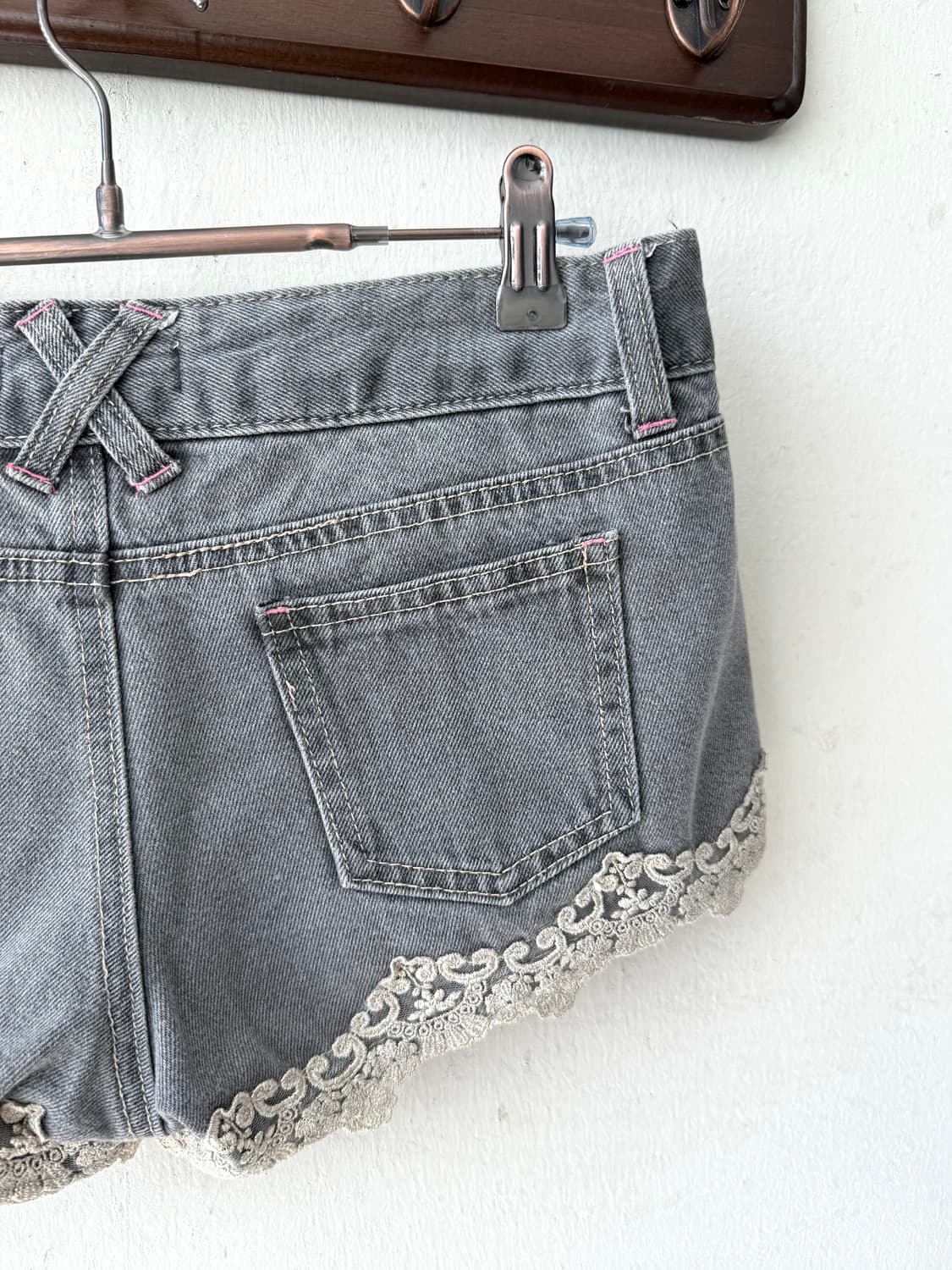 gray fairy lace detail short denim pants 상품이미지5