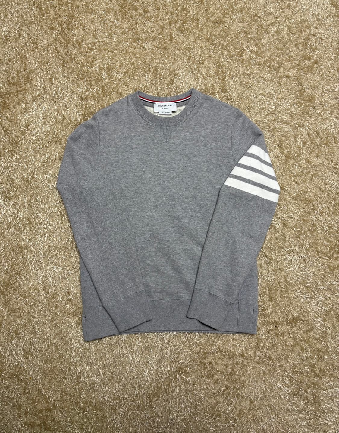 톰브라운 사선완장 맨투맨 그레이 상품이미지2