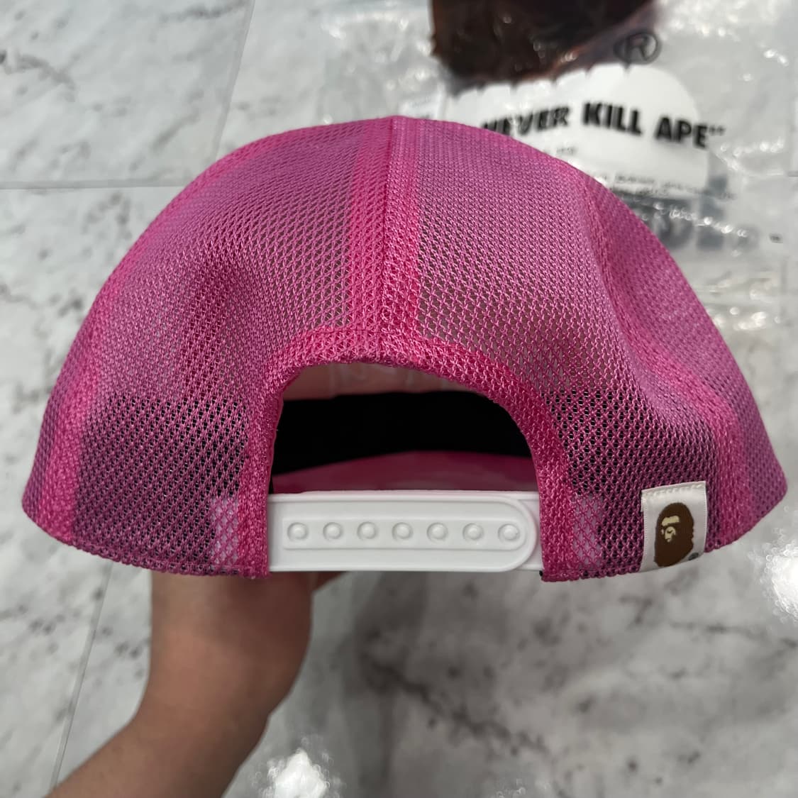 스투시 베이프 트러커 캡 핑크 상품이미지4