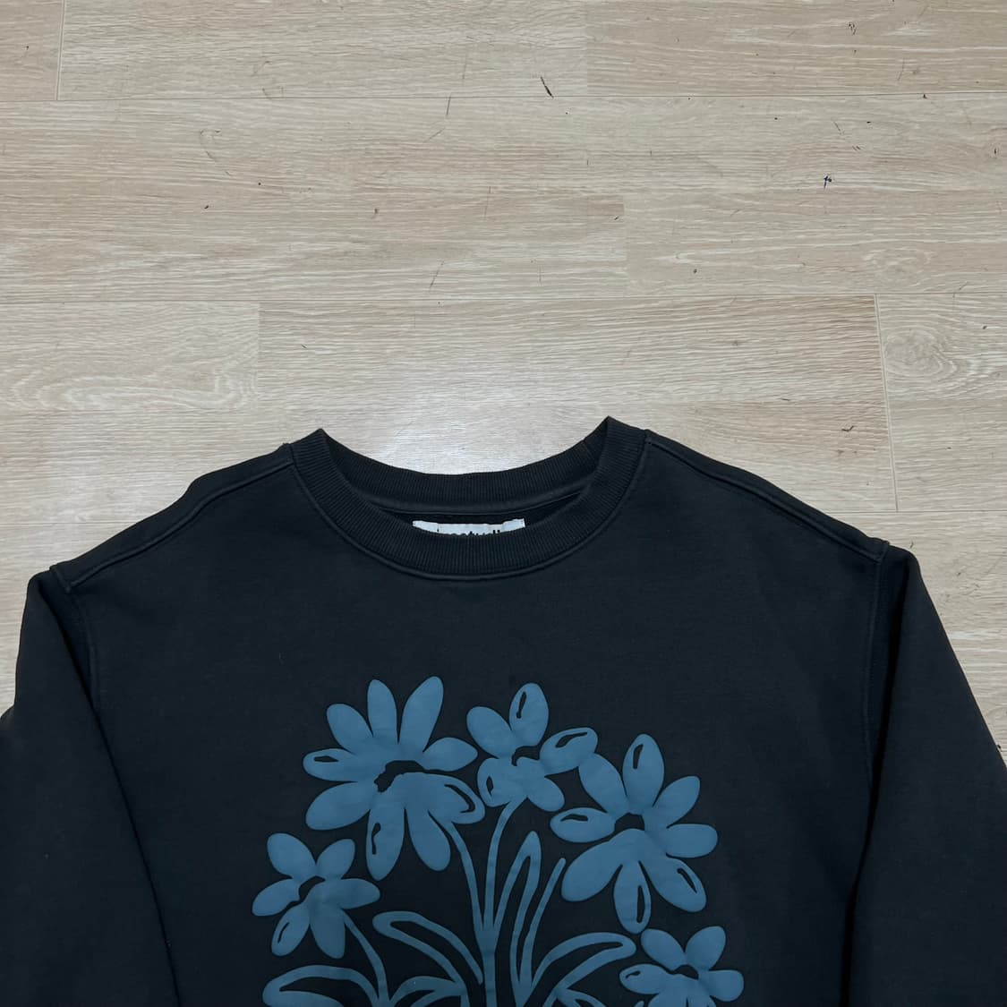 비바스튜디오 플라워 빅로고 맨투맨 크루넥 티셔츠 [블랙] L/100 상품이미지2