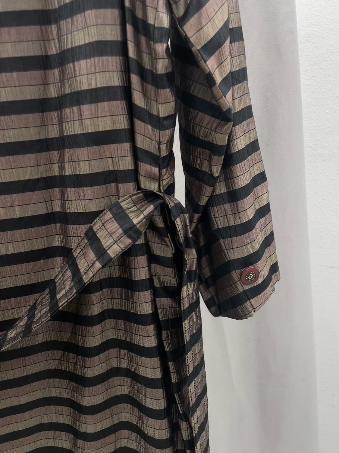 크링클 텍스쳐 스트라이프 롱코트  상품이미지3