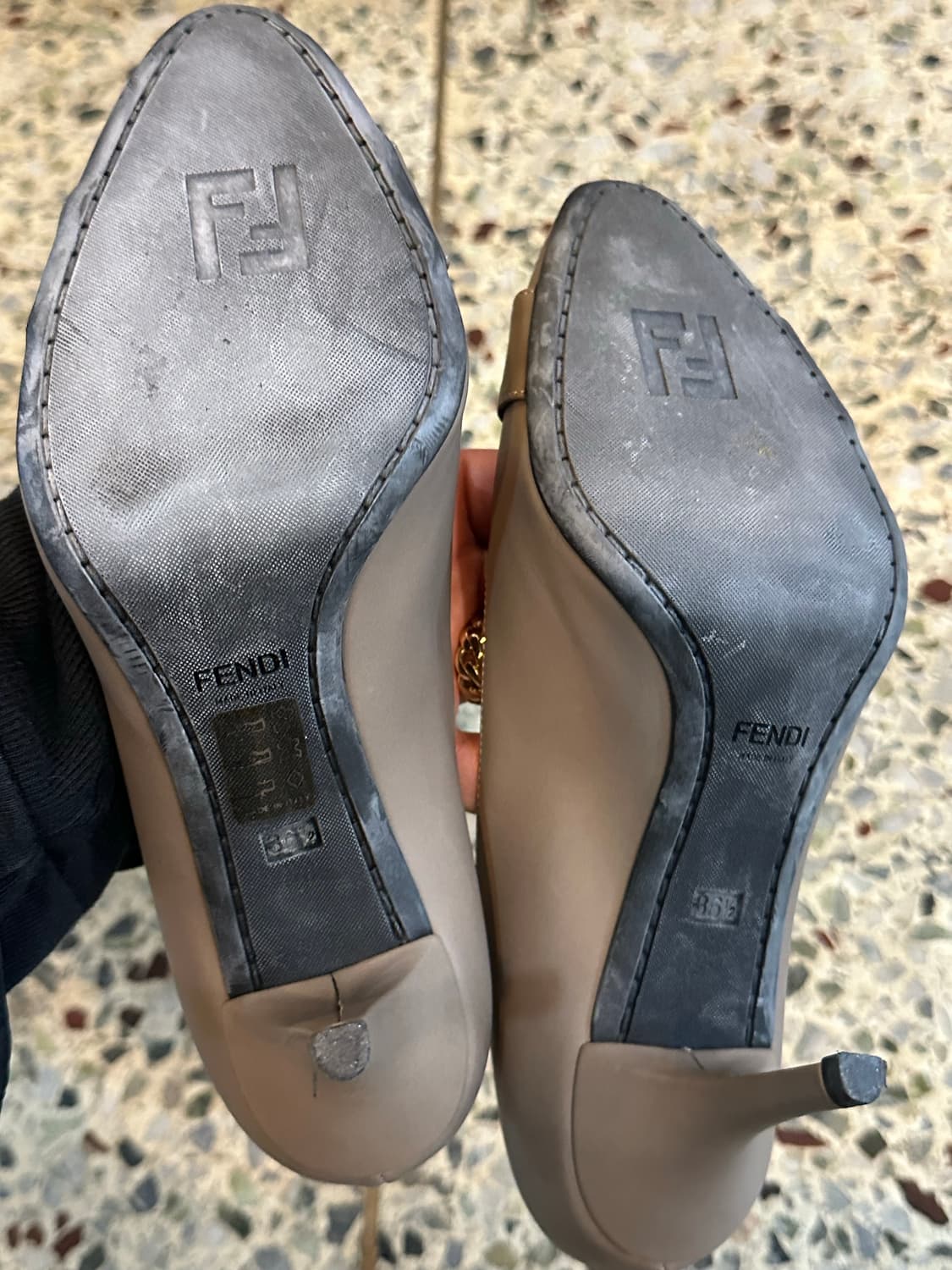 정품 / 펜디 펌프스 여성 구두 상품이미지4