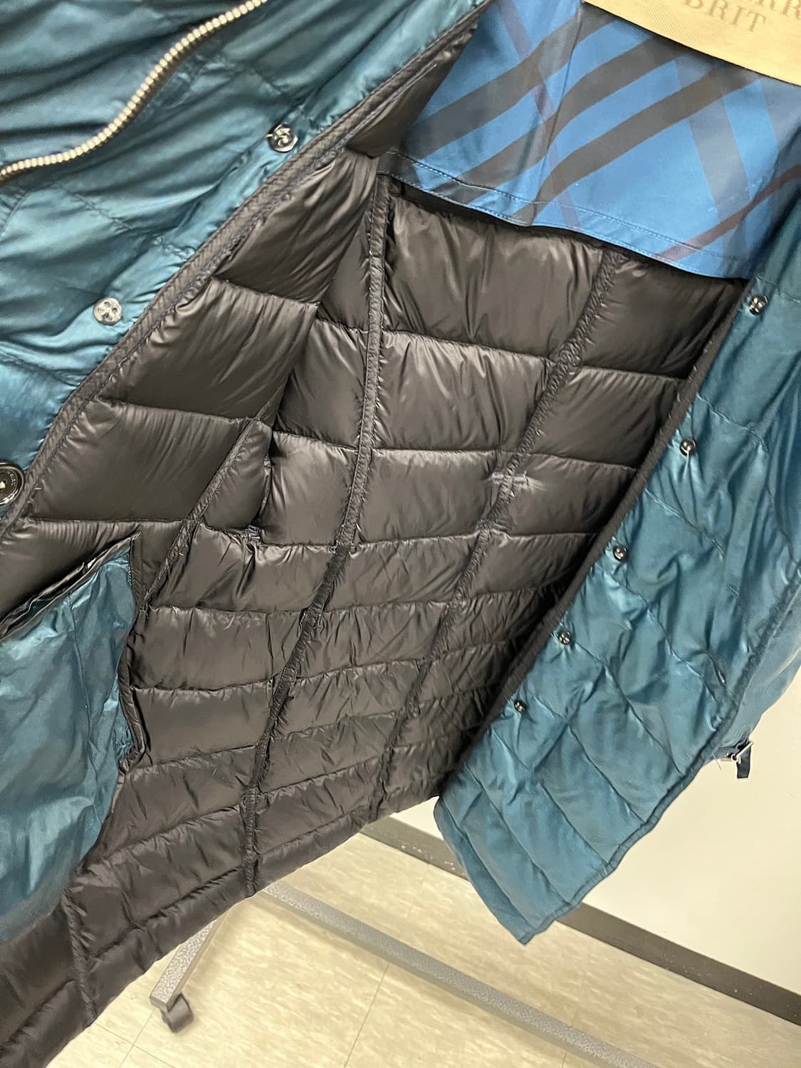 여) 버버리 브릿 틸블루 구스 롱패딩 상품이미지5