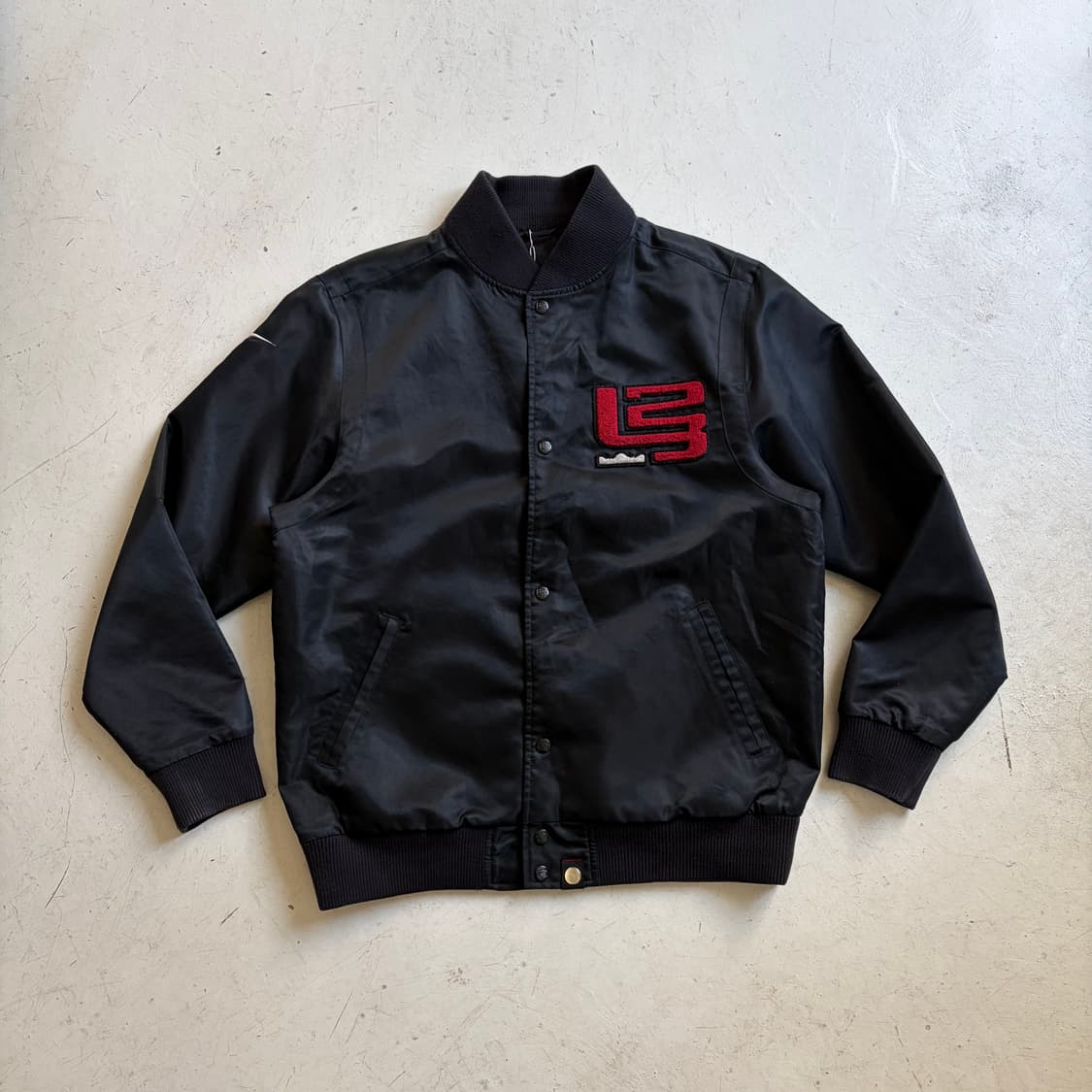 나이키 빈티지 르브론 제임슨 사틴 바시티 XL 상품이미지1