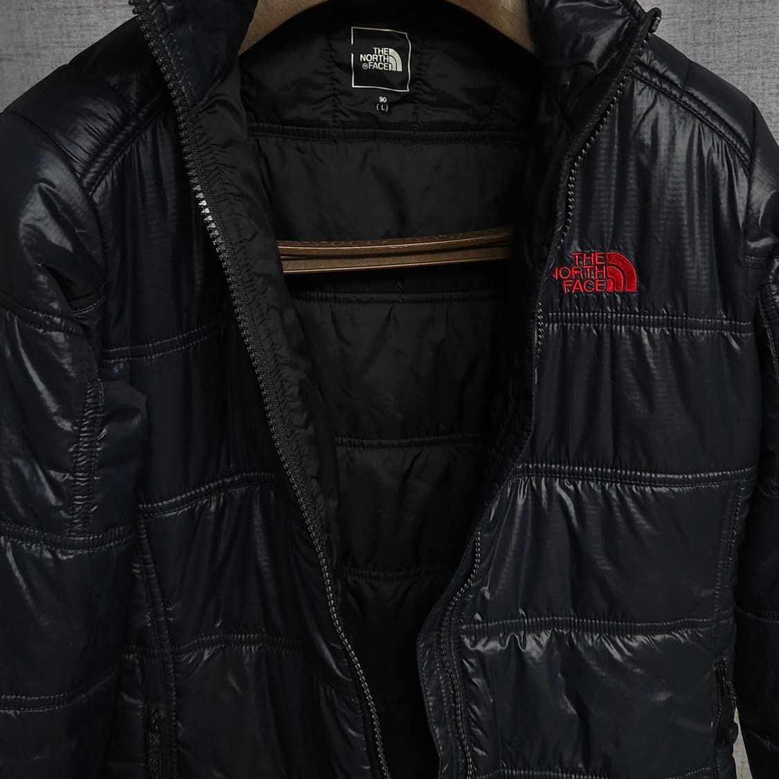 90 ) 노스페이스 여성 블랙 경량 패딩 상품이미지3