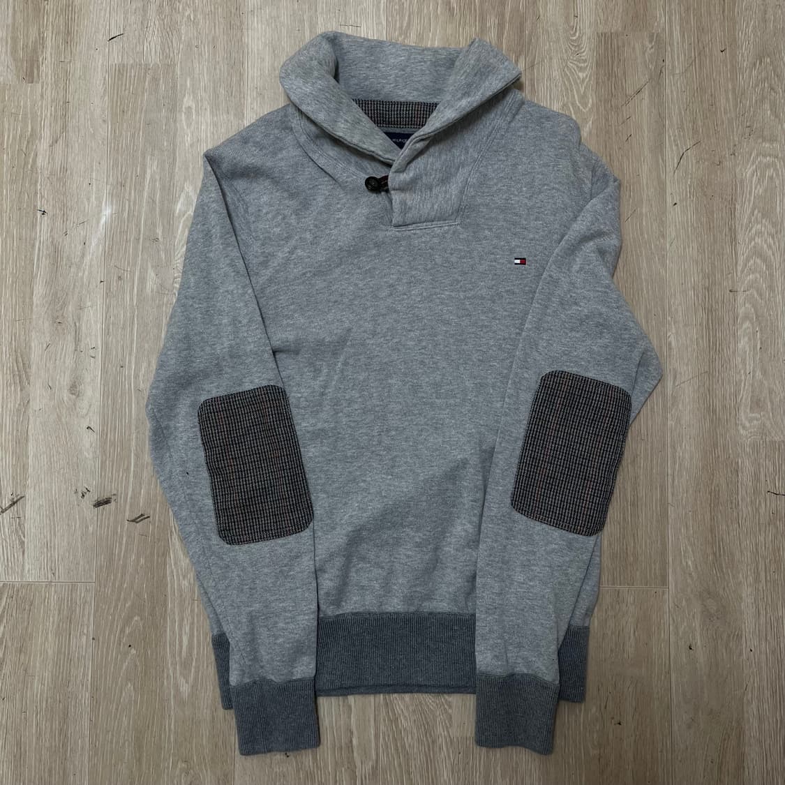 타미힐피거 클래식 엘보 패치 로고 숄카라 니트 M(95) 상품이미지1