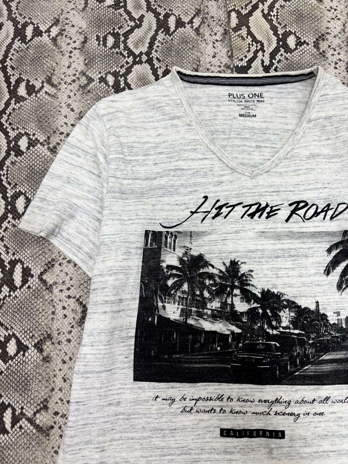 “Vintage” Y2K Print White Tee 상품이미지3