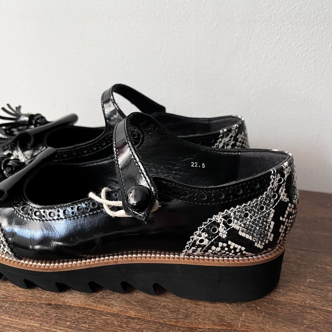 Python Pattern Tassel Shoes 상품이미지3