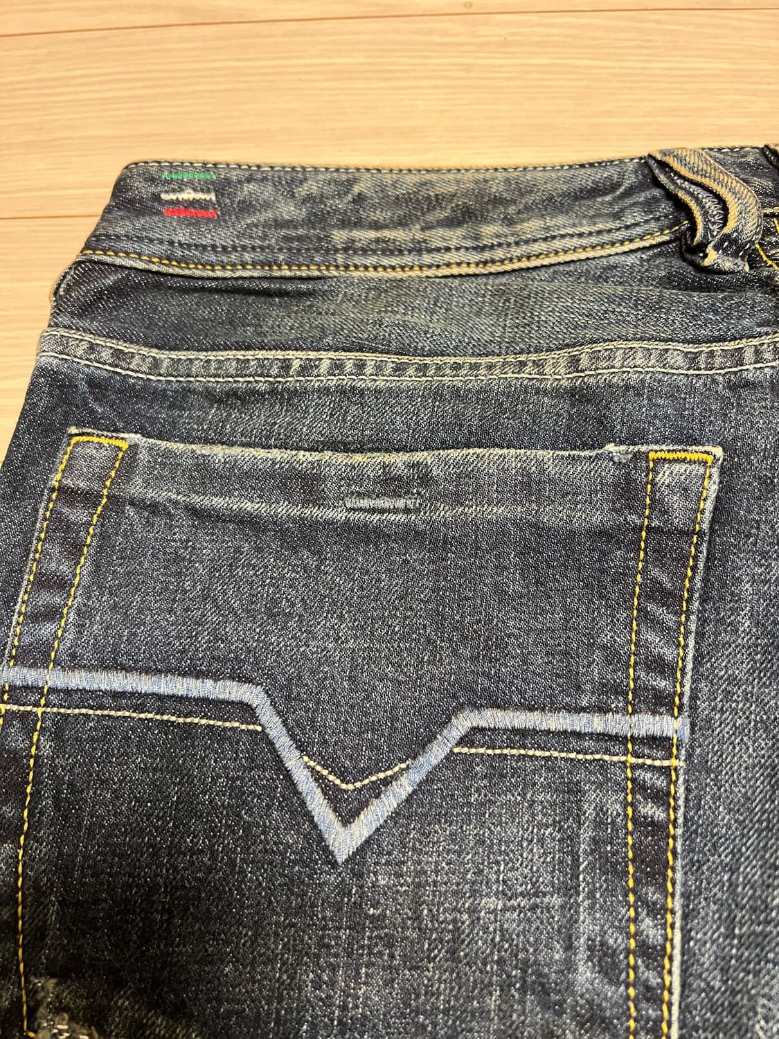 디젤 DIESEL ZATHAN 워시드 데님 팬츠 (W30 / L32)  상품이미지7