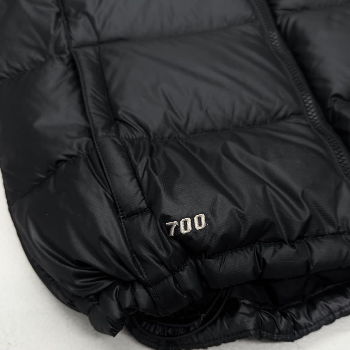 노스페이스 700 눕시 조끼패딩 블랙 상품이미지4