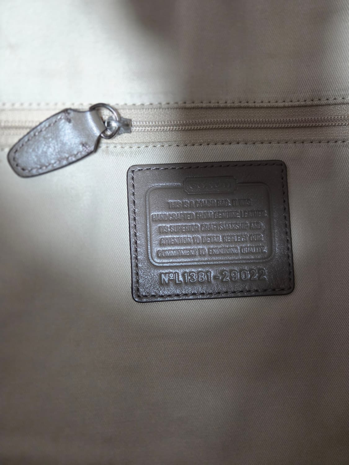 코치 블리커 쿠퍼 사첼백 상품이미지10