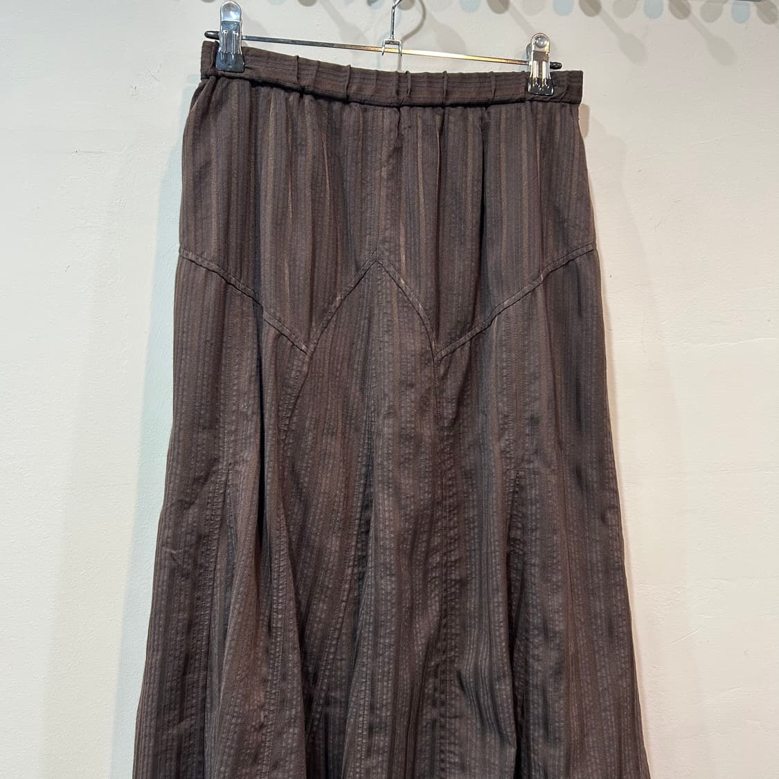 딥브라운 스트라이프 미디 스커트 상품이미지6