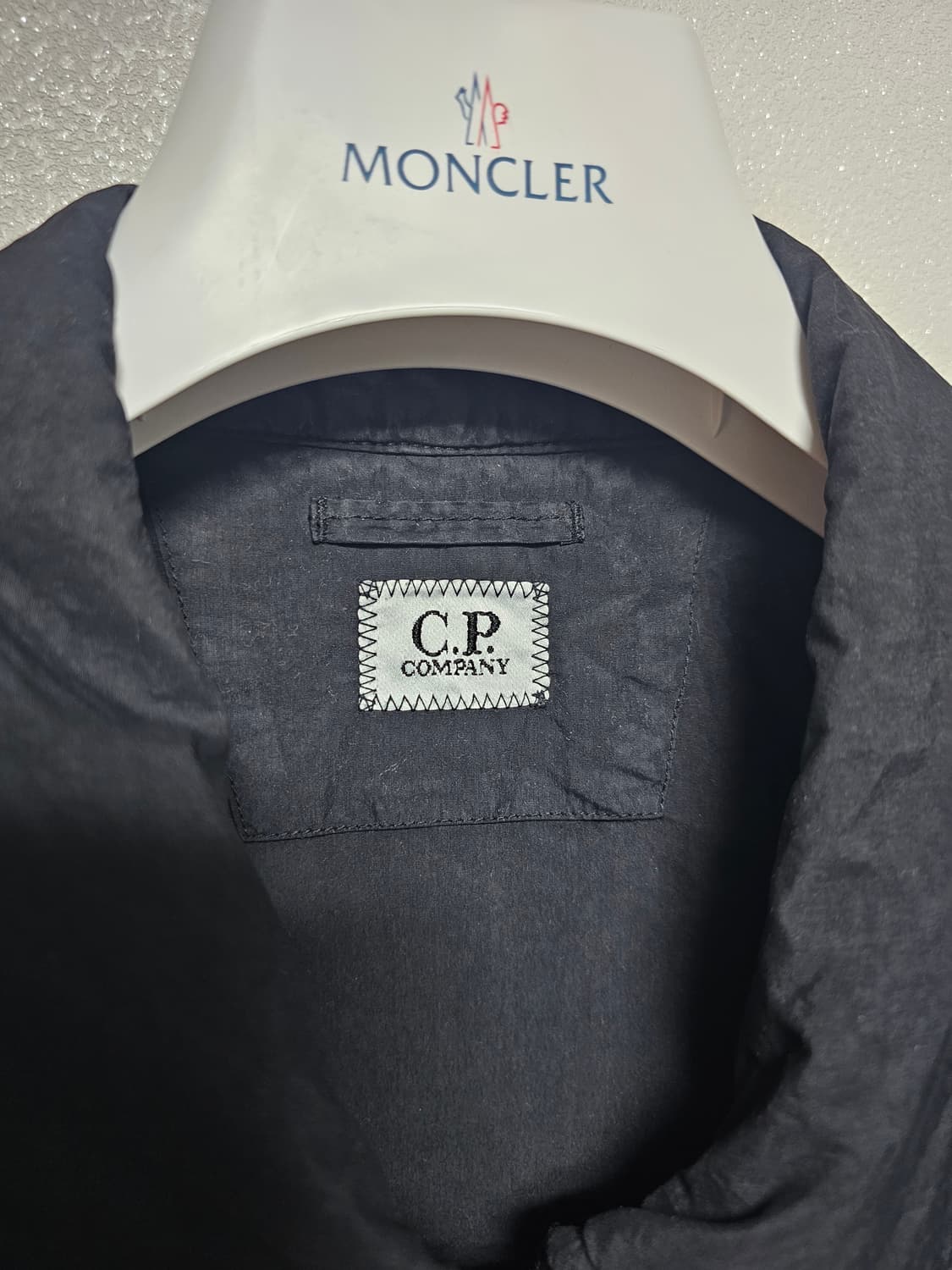 cp컴퍼니 FLATT NYLON 프리마로프트 자켓 24SS 상품이미지6