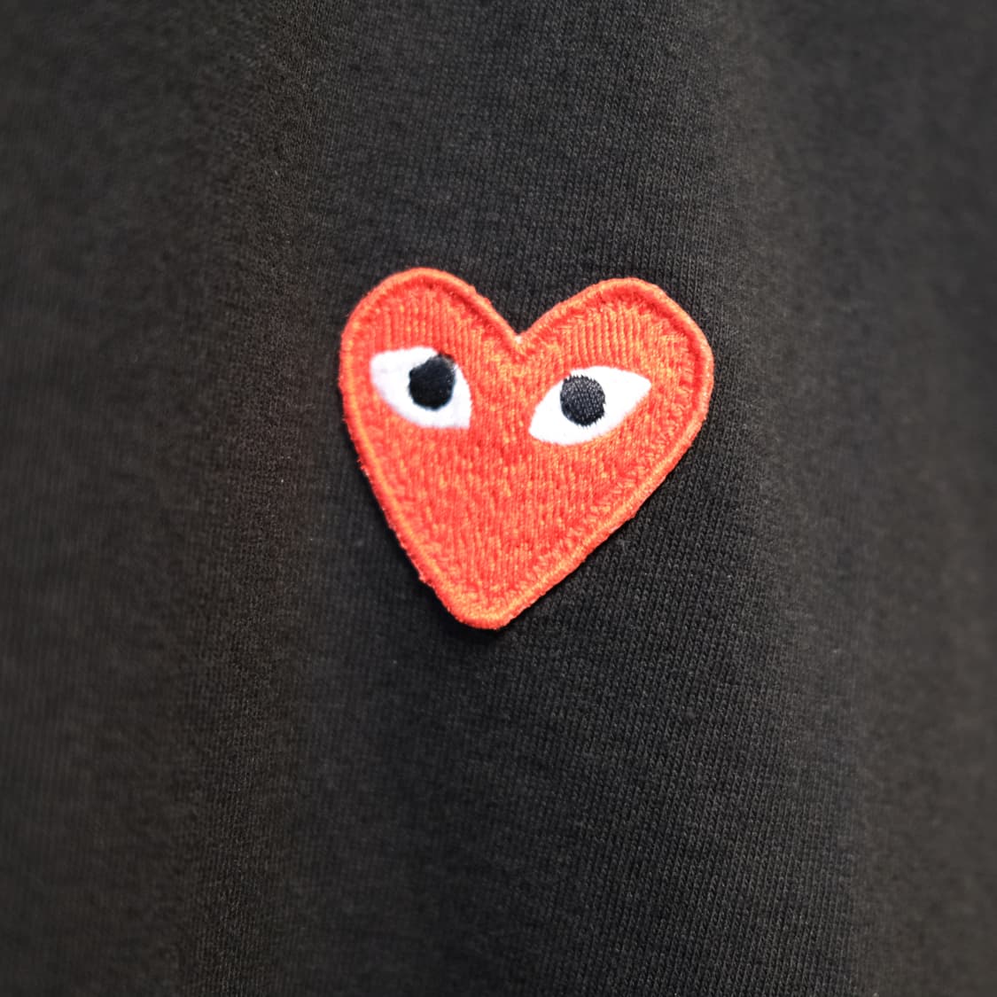 (L) 꼼데가르송 레드 하트 반팔 티셔츠 - AZ모델 상품이미지3