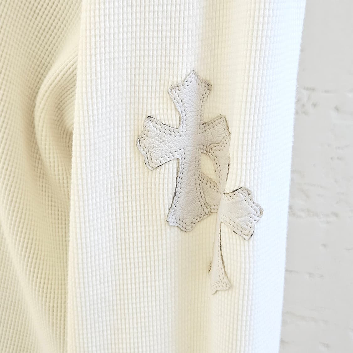 [XL] 크롬하츠 페이퍼잼 레더패치 와플 니트 화이트 B1213C139 상품이미지6