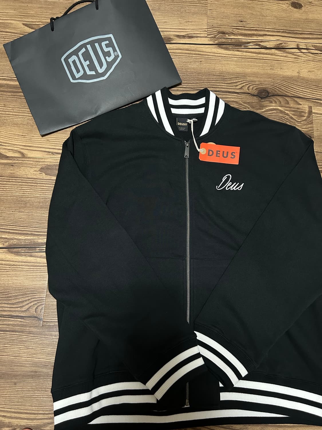 데우스 엑스 마키나 집업 XXL 상품이미지1