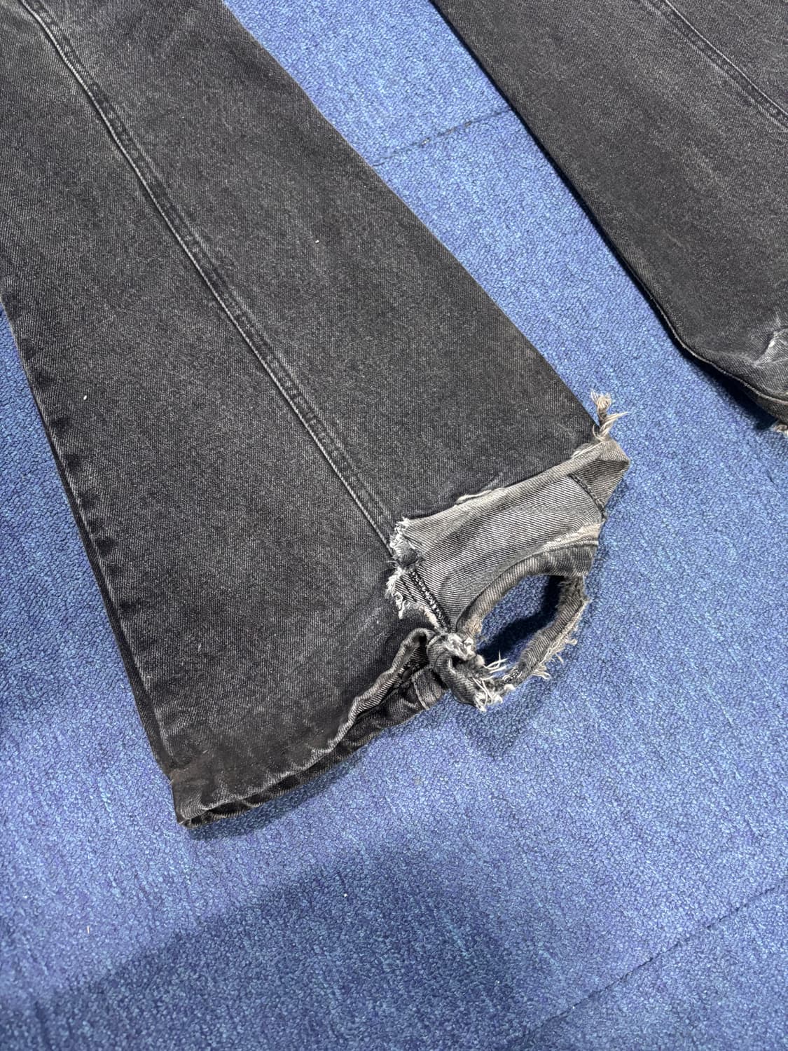 CZ DARK KNIGHT FLARE JEANS 상품이미지4