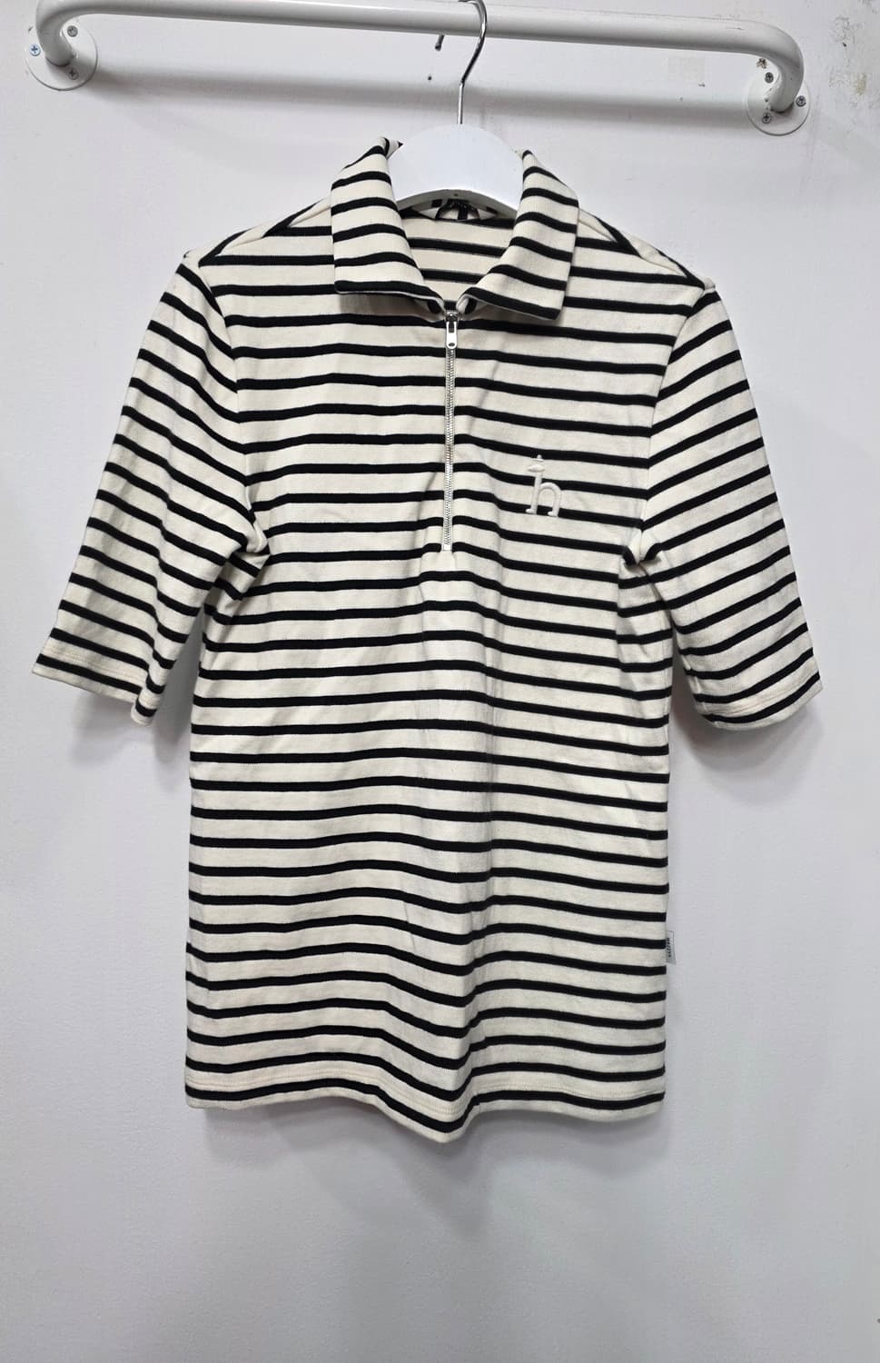 헤지스 여성 반집업 피케이 반팔티 상품이미지1