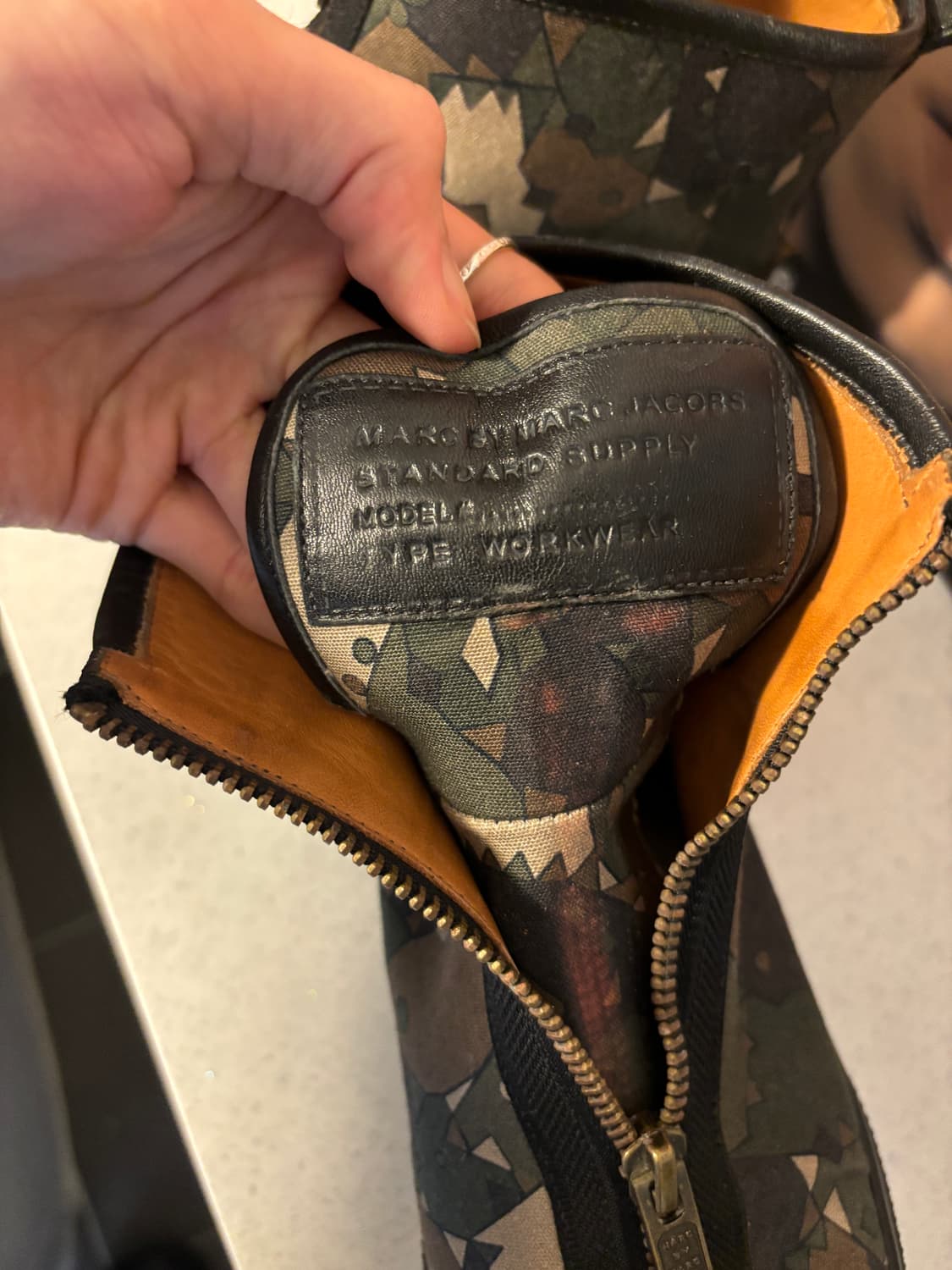 마크 바이 마크 제이콥스 카모 스커트 하이탑 상품이미지7