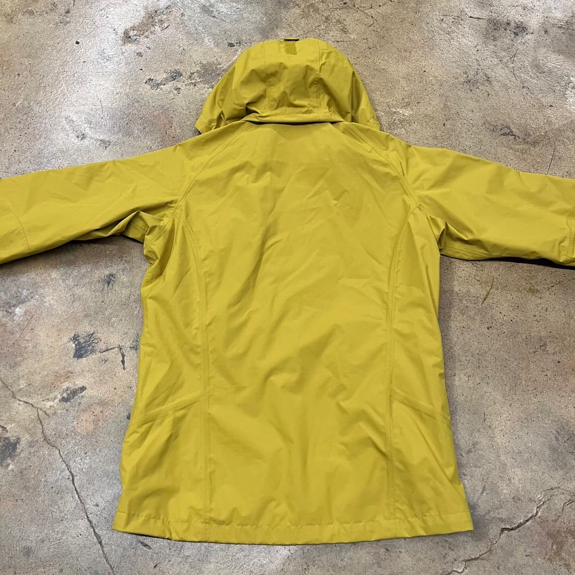 [정품/100] 몽벨 노란색 바람막이 후드 자켓 b17 상품이미지4