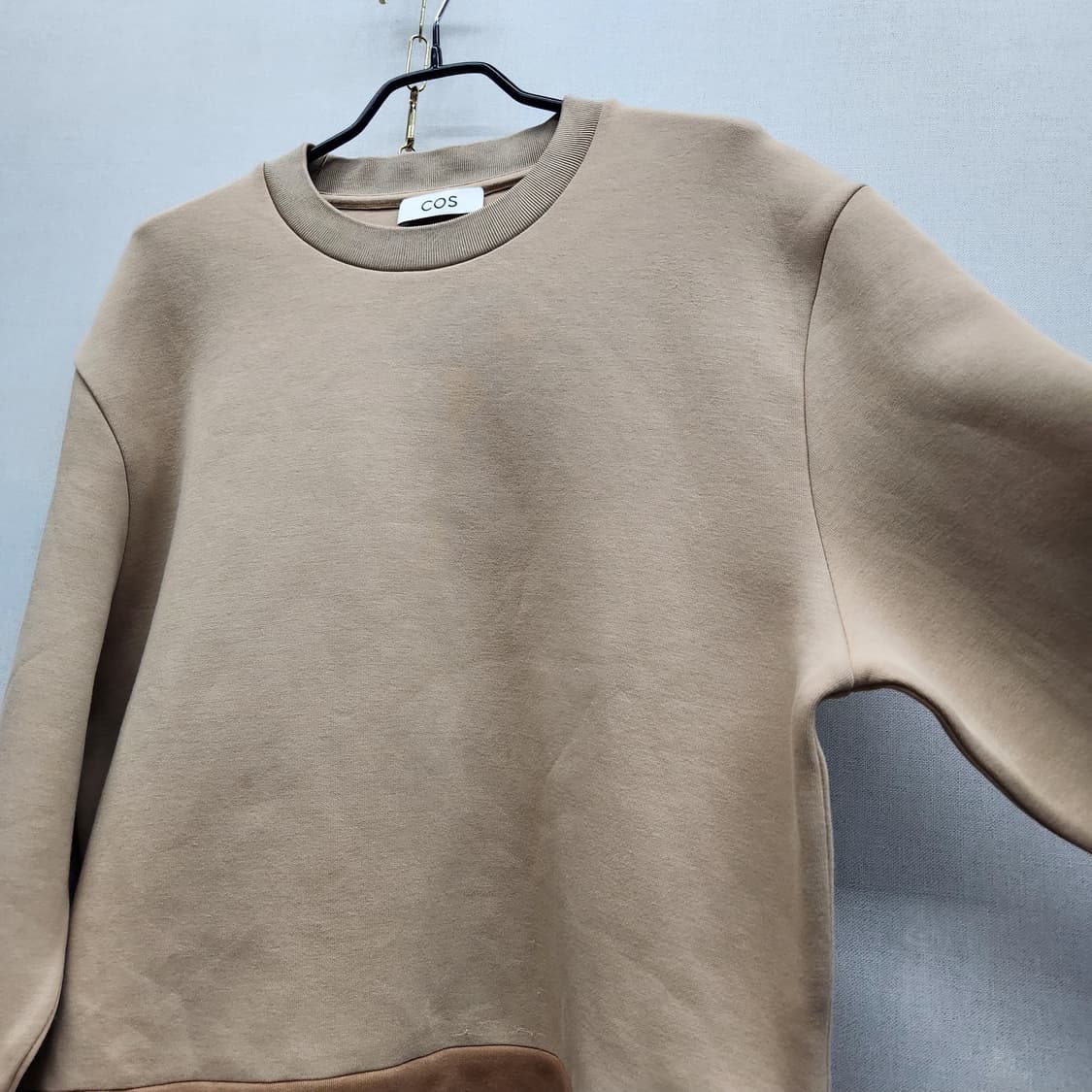 COS 코스 컬러블럭 맨투맨 L(남여공용) 상품이미지3