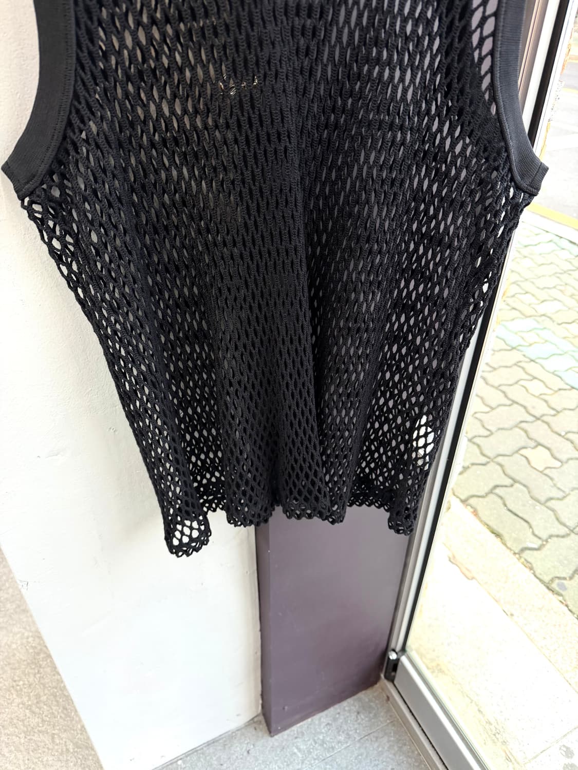 L/ 렉토 허니콤 슬리브리스 탑 블랙 상품이미지5