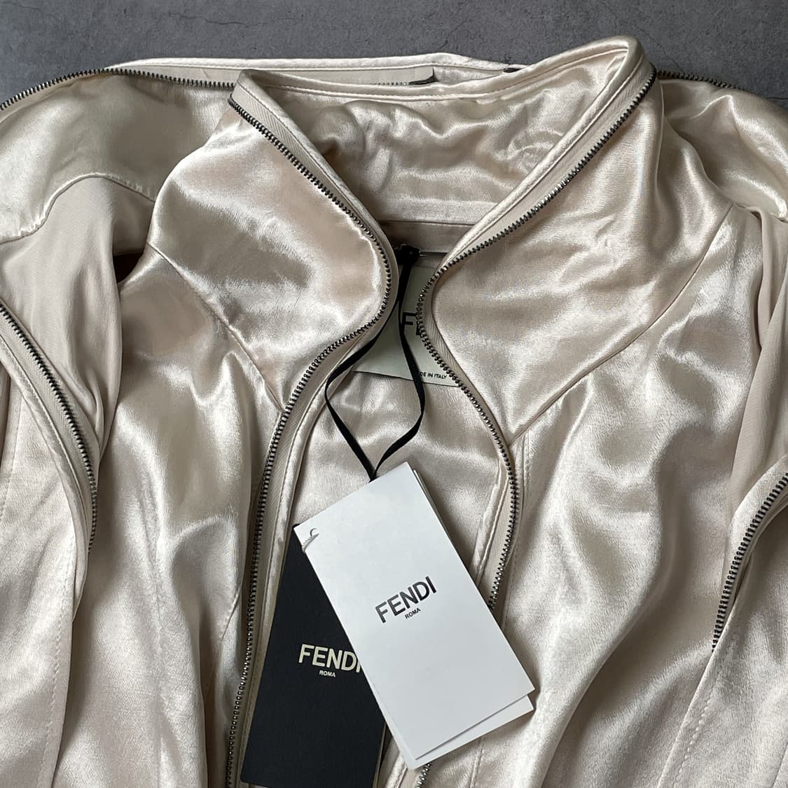 FENDI 펜디 데드스탁 스트랩 프리미엄 집업 자켓 상품이미지2