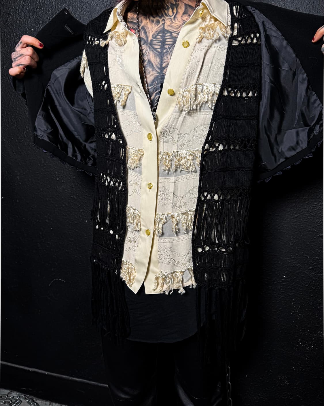 Black Fringe Crochet Vest 상품이미지3