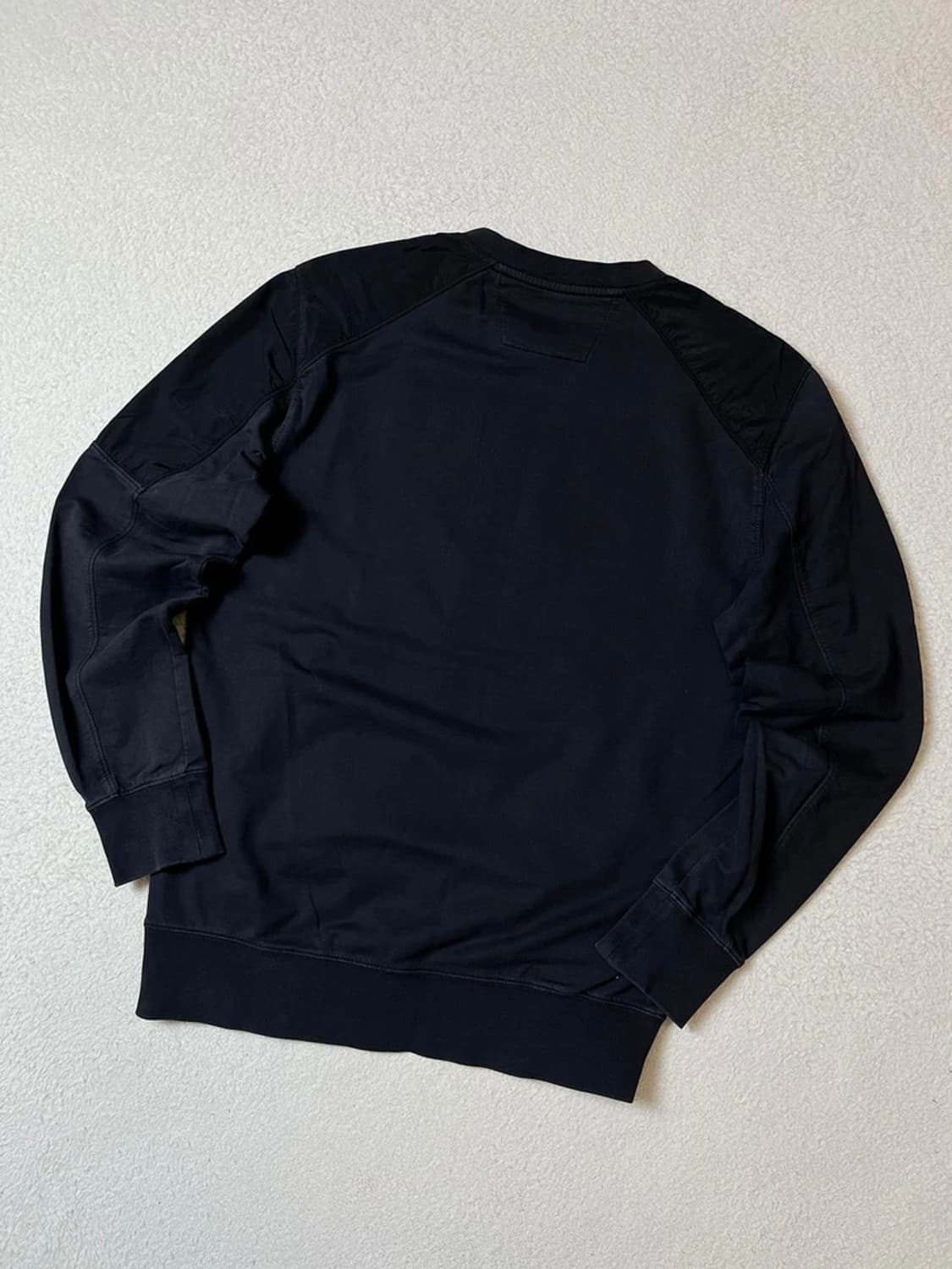 CP컴퍼니 사이드 렌즈 해체주의 맨투맨 PN7101 상품이미지5